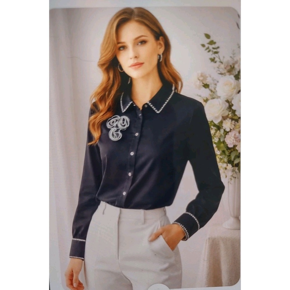 Chicos No Iron Chic Stretch Long Sleeve Flowers Motive Design  Size 25  US 14